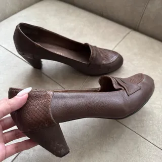 کفش قهوه ای پاشنه دار