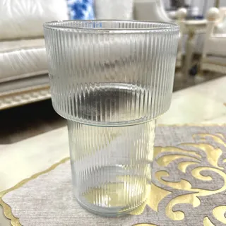 گلدان شیشه ای زیبا