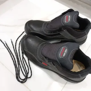 کفش ایمنی مردانه