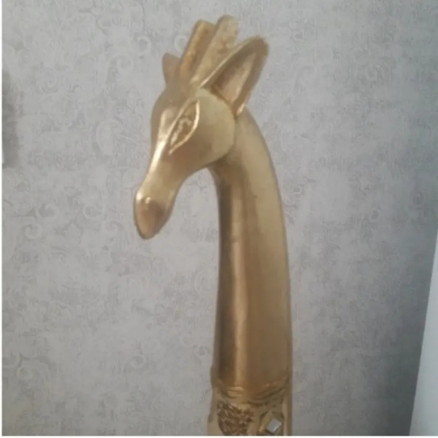 مجسمه/ تندیس زرافه