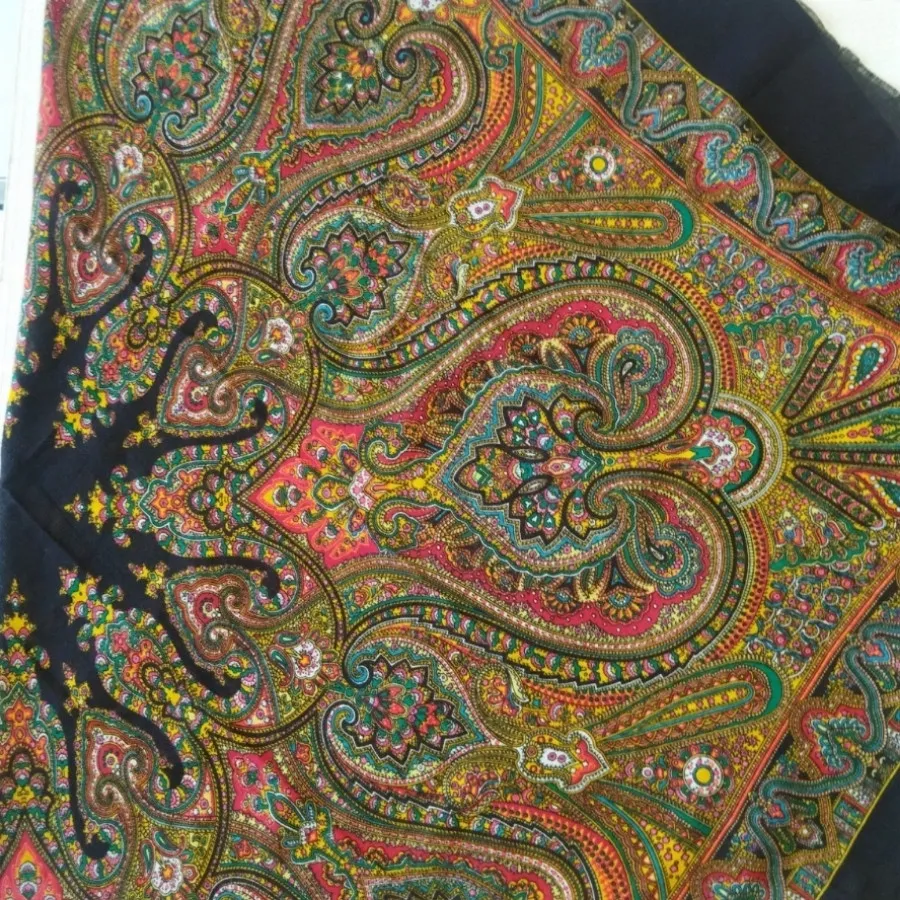 روسری نخی گلدار زنانه