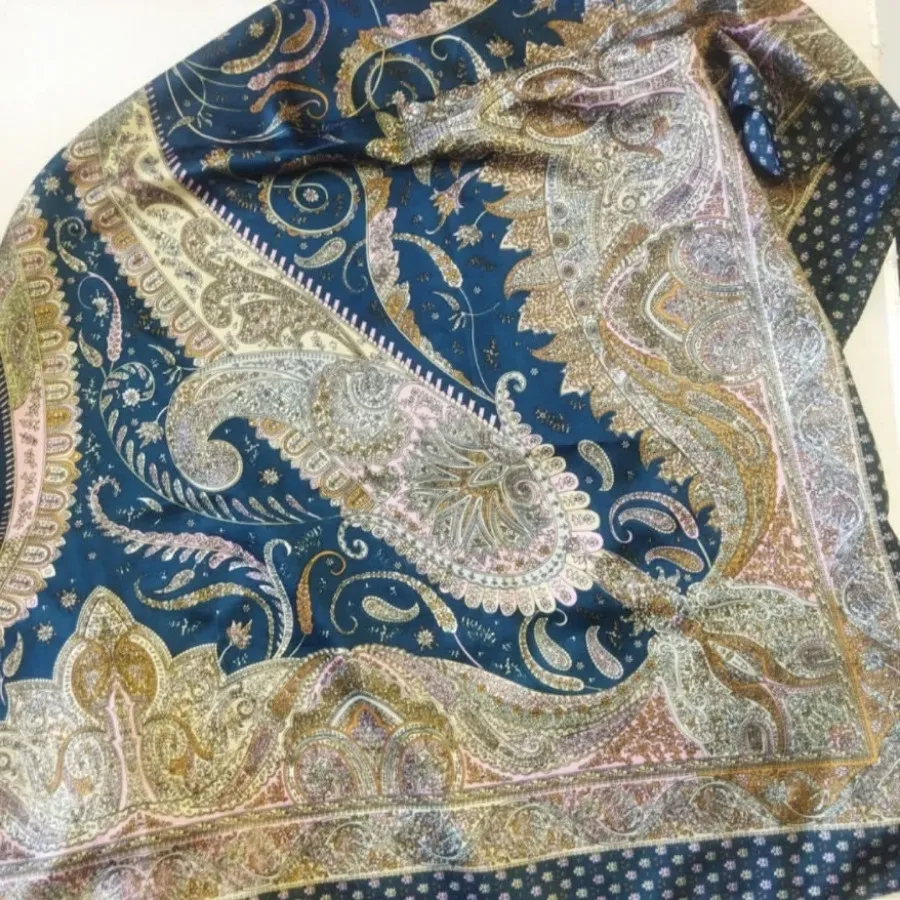 روسری نخ ساتن طرحدار