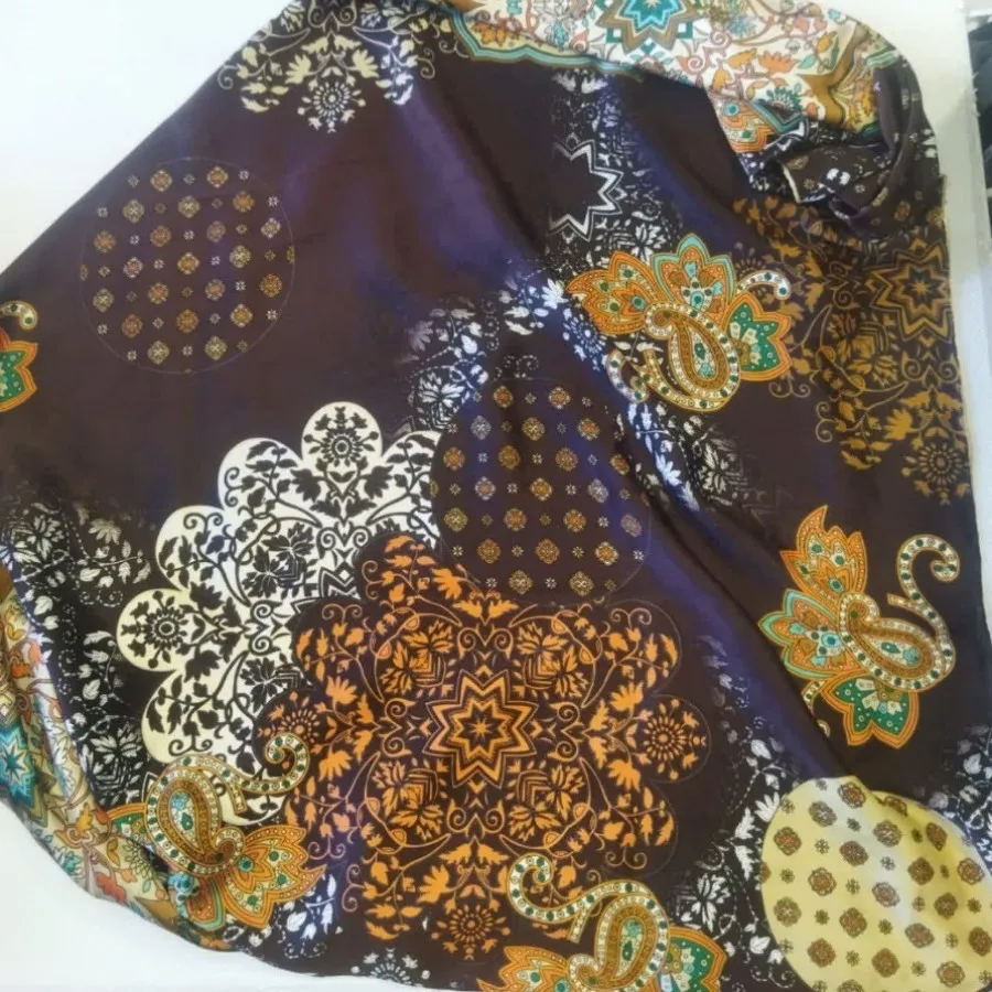 روسری نخ ساتن طرحدار