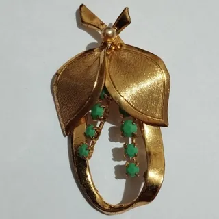 گل سینه قدیمی