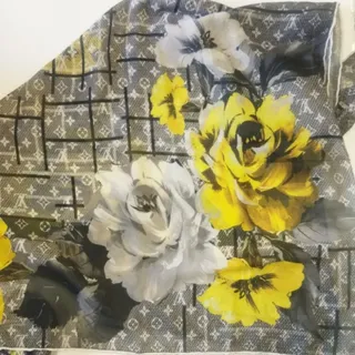 روسری نخی گلدار زنانه