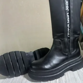 بوت بلند زیر زانو