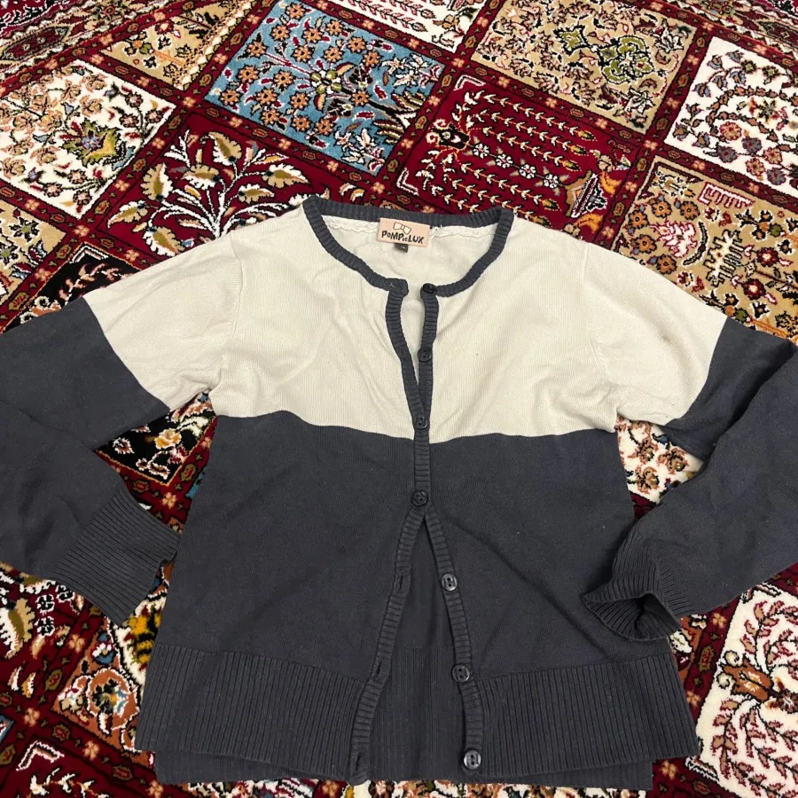 سوییشرت سفید طوسی