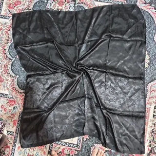 روسری ساتن