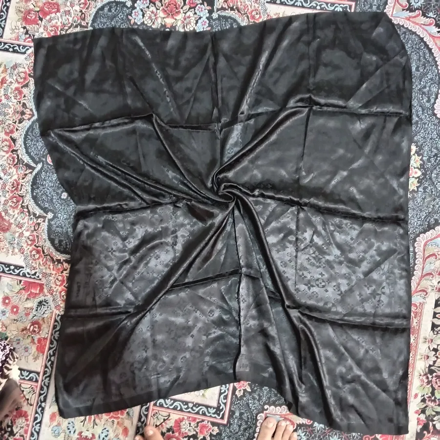 روسری ساتن