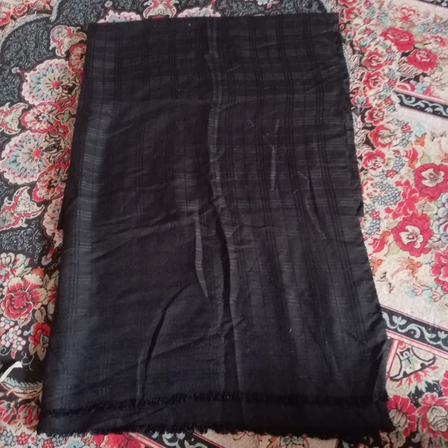 شال مشکی نخی