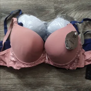 لباس زیر زنانه