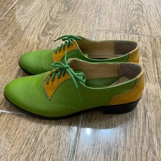 کفش چرم مصنوعی
