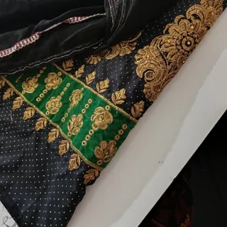یک قواره پارچه گلدوزی