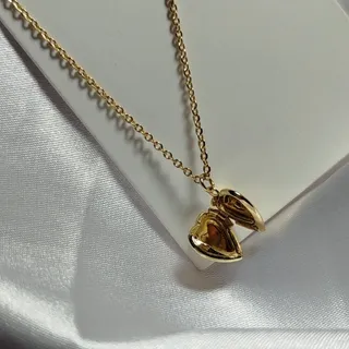 گردنبند لاکت