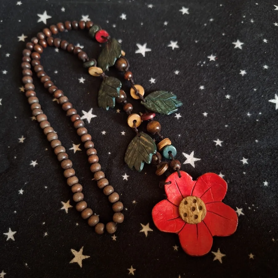 گردنبند چوبی