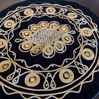 کوسن‌ اینه‌کاری شده