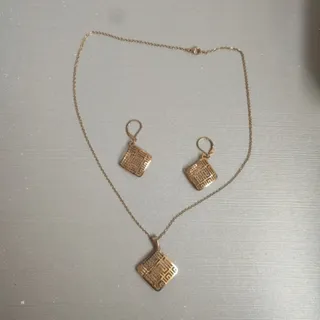 ست گردنبد و گوشواره