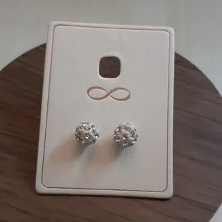 گوشواره میخی توپی با نگین
