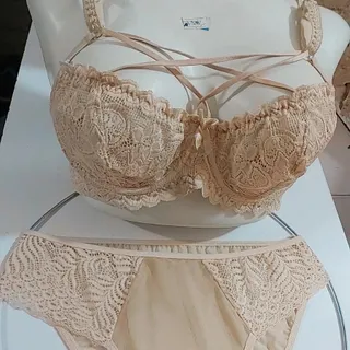 ست سوتین و شورت کرمی رنگ
