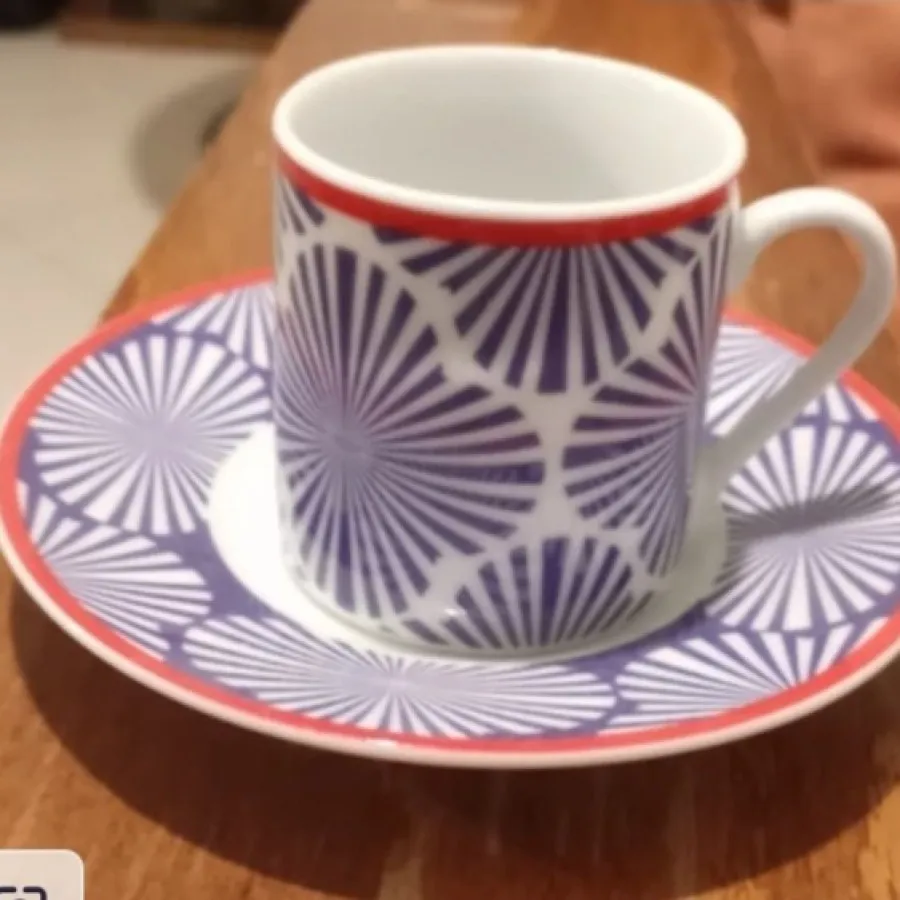 فنجان و نعلبکی موج دار