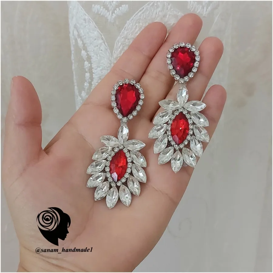 گوشواره نگینی