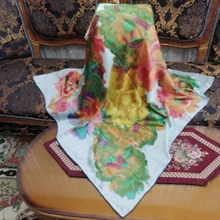 روسری بزرگ دور دست دوز