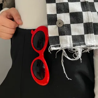 عینک آفتابی قرمز