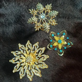 گل میخ پرده