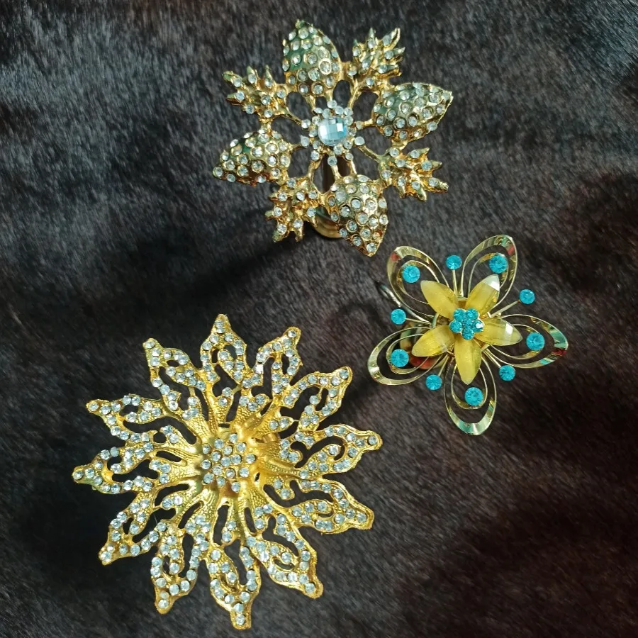 گل میخ پرده