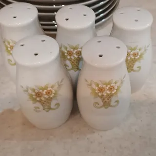 نمکدان چینی ویکتوریا نو