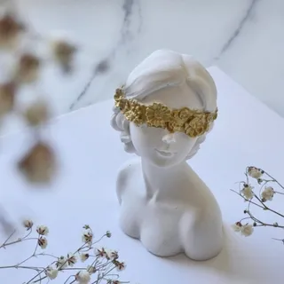 مجسمه ناتالی ست جا جواهری