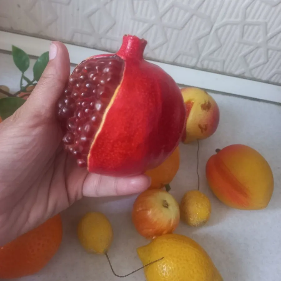 میوه مصنوعی (پلاستیکی)