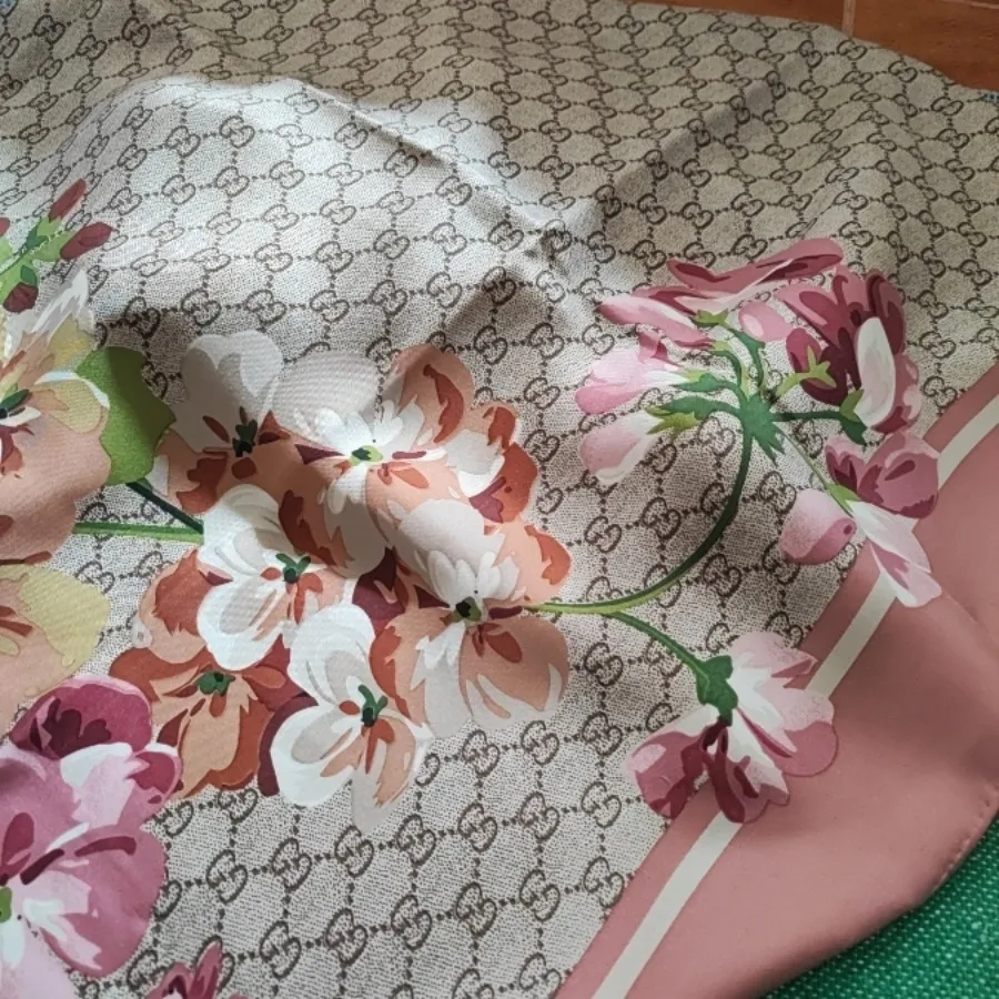 روسری ساتن