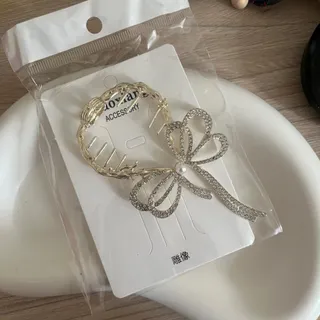 گیره مو گوجه ای