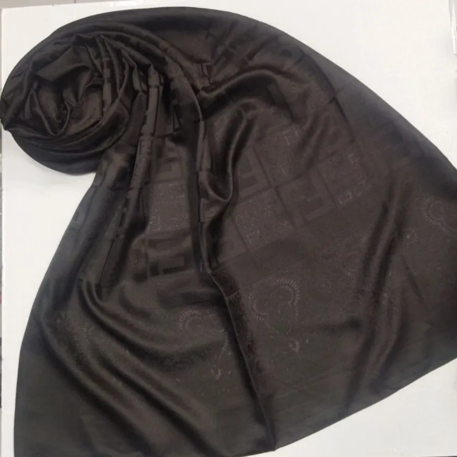 شال مشگی طرح fendi