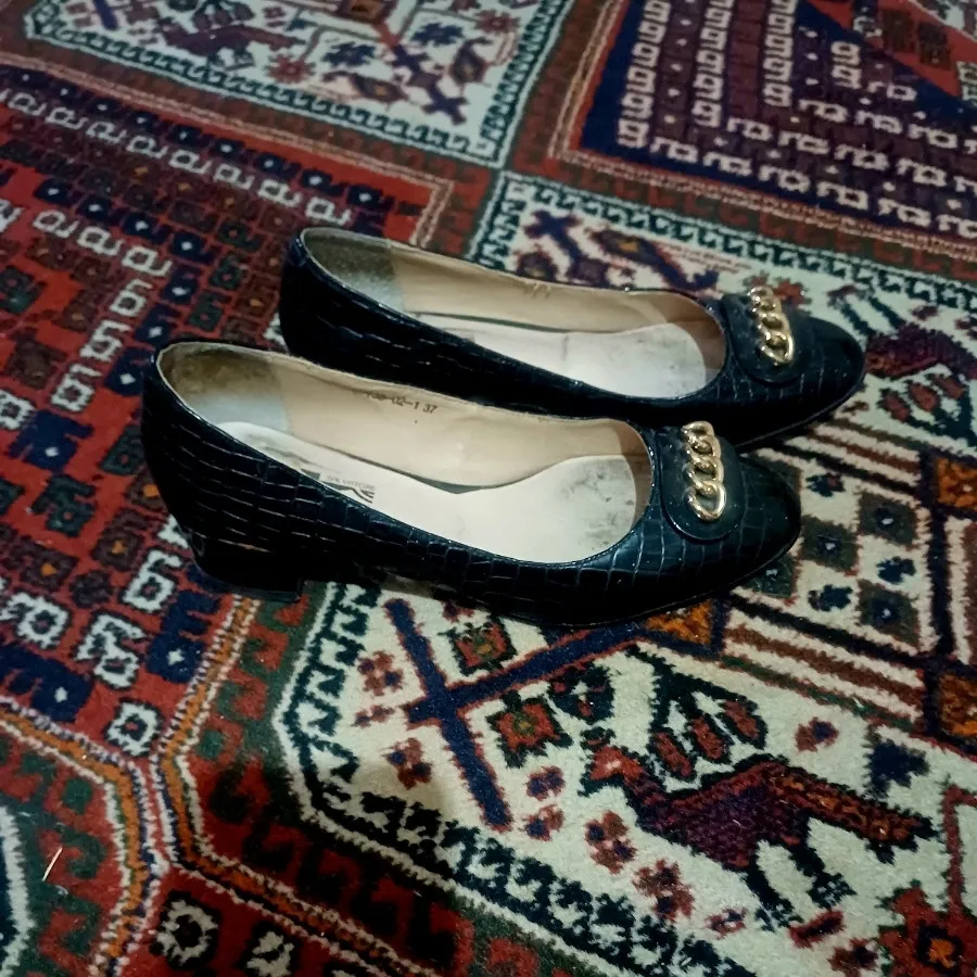 کفش ورنی