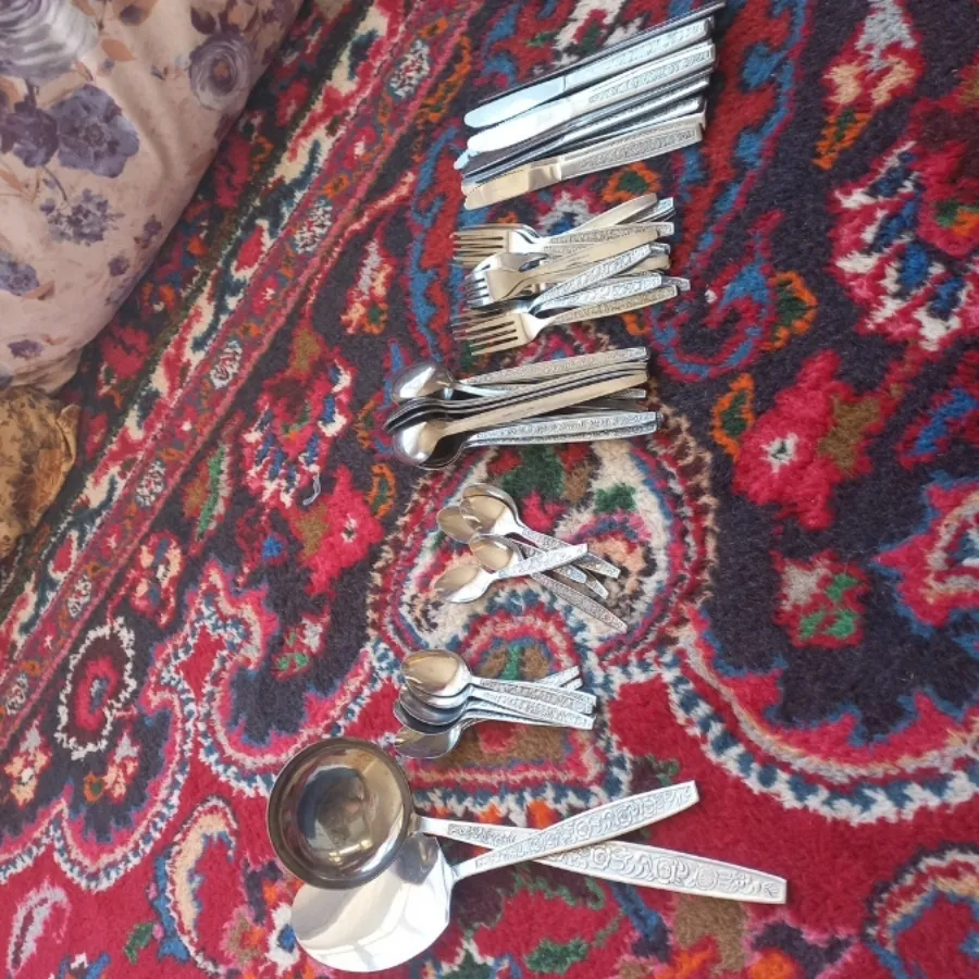 کارد و چنگال و قاشق