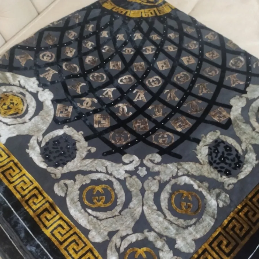 روسری قواره بزرگ مخمل130س