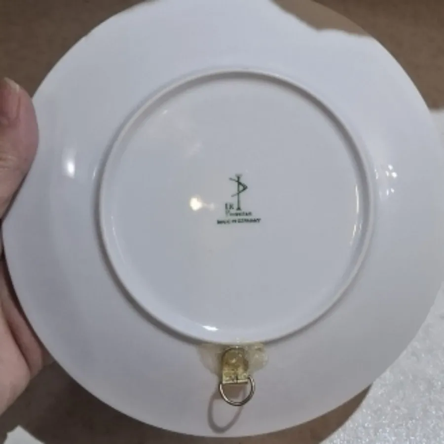 بشقاب دیوار کوب