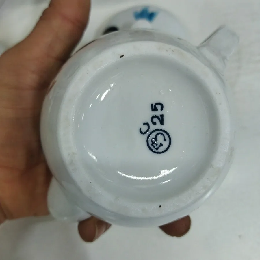 شش عدد قوری انگوری