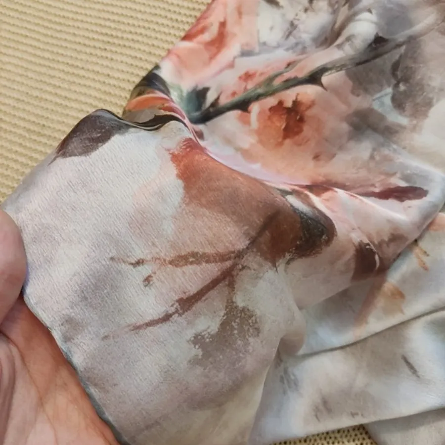 روسری ساتن گلدار