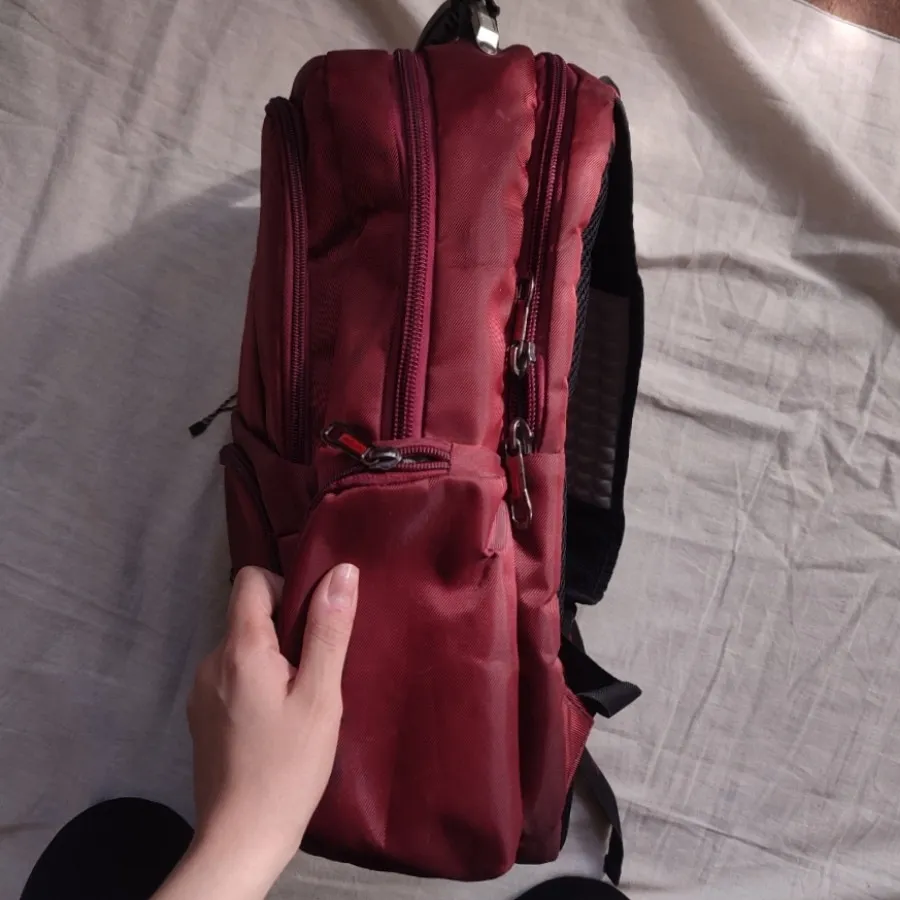 کوله پشتی زرشکی طبی
