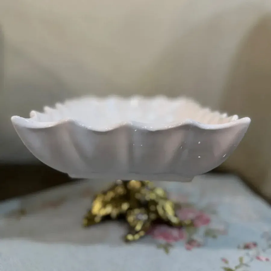 شیرینی خوری پایه دار