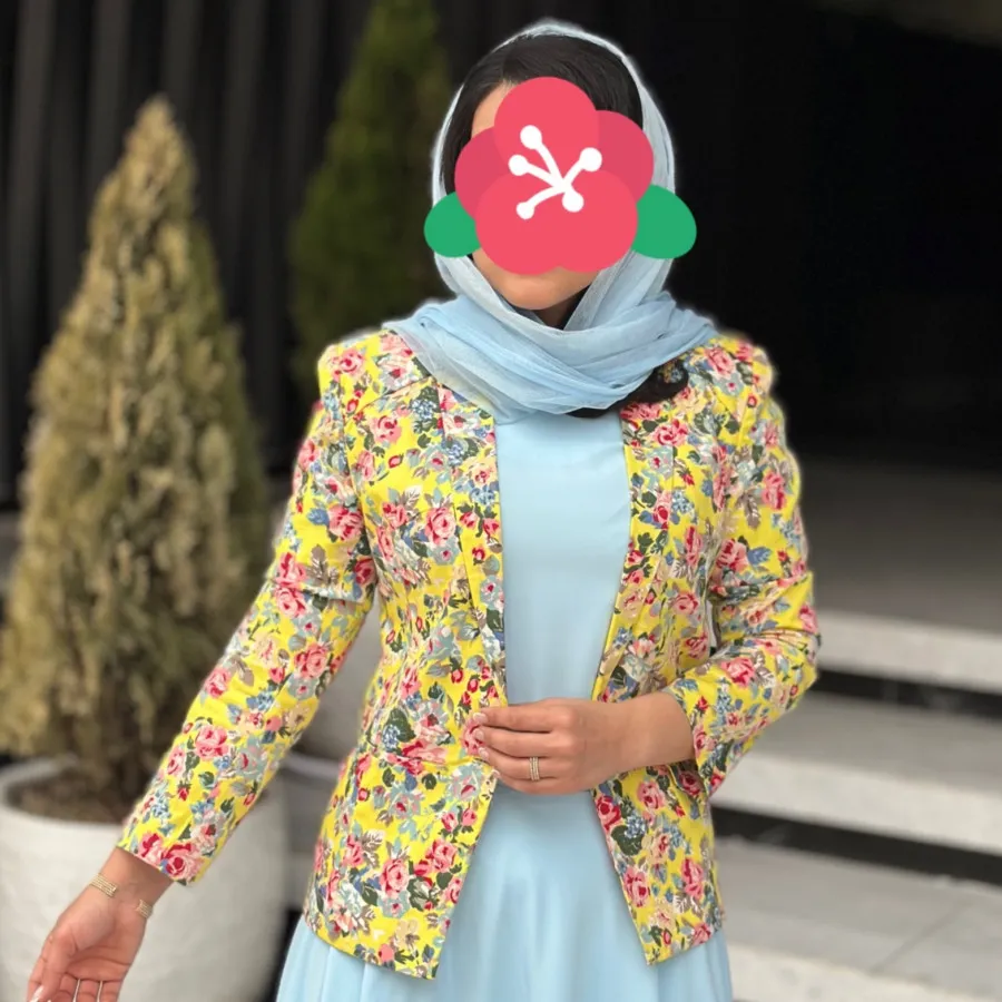 کت و دامن و بلوز و شال