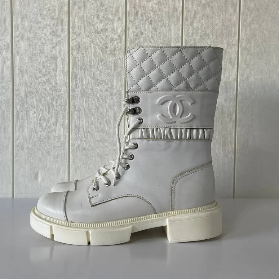 کفش اکبند