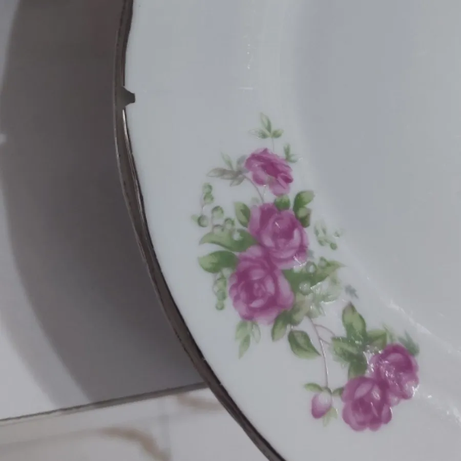 بشقاب گلسرخی گل سرخی
