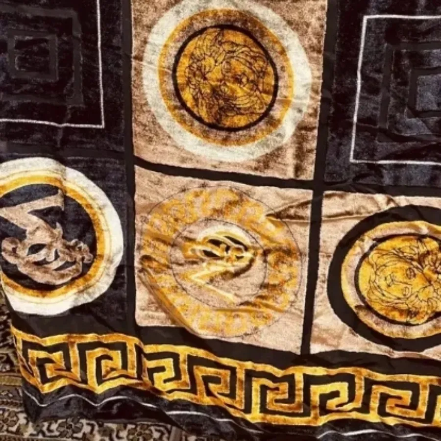 روسری مخمل ورساچ