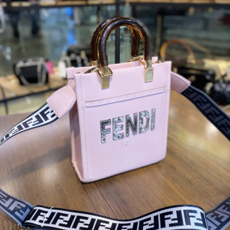 کیف فندی وارداتی