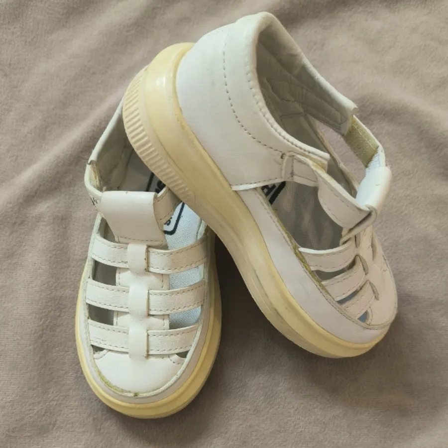 کفش بچه‌گانه
