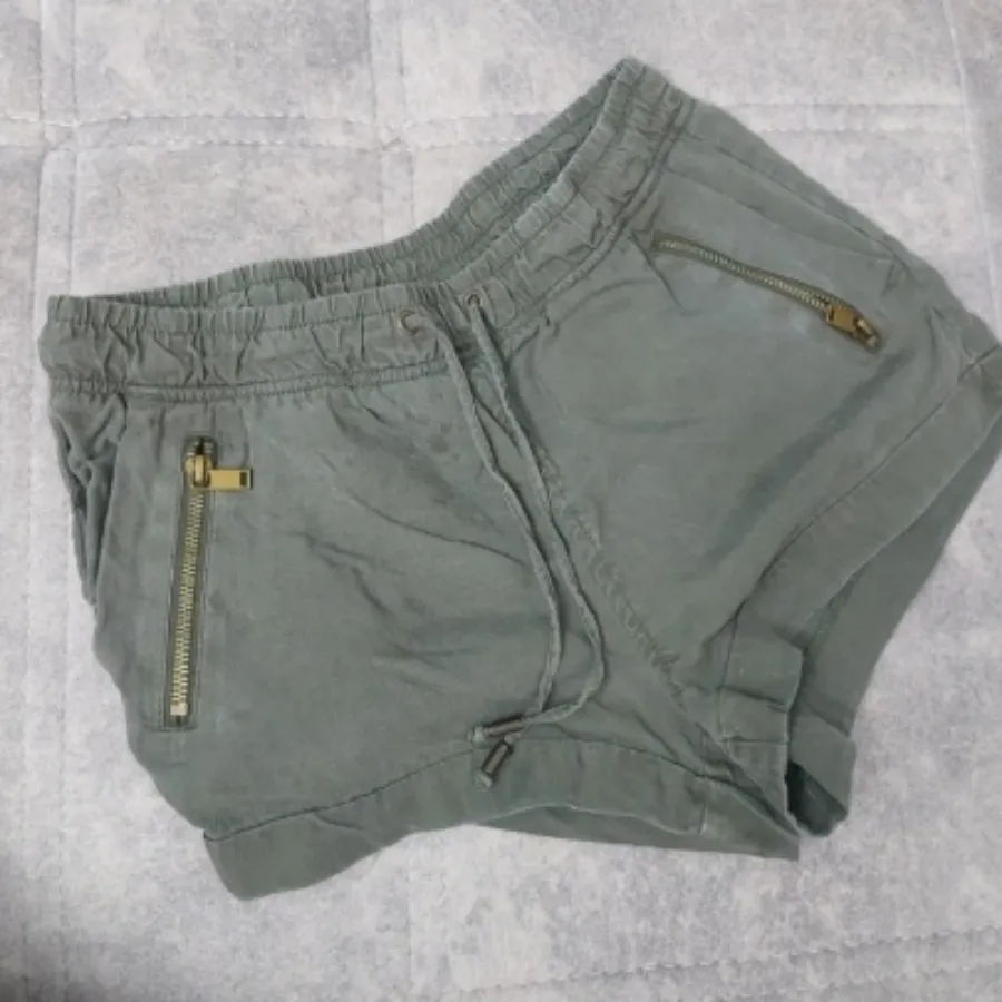 شورتک مارک h&m